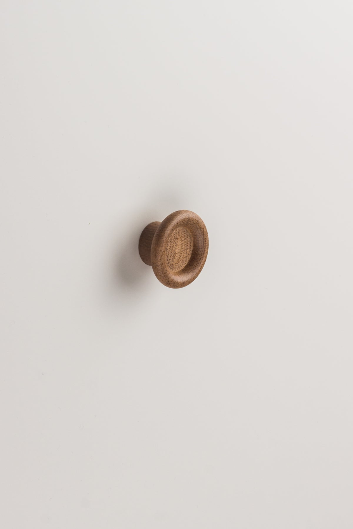 Uchwyt meblowy Rondo S w kolorze Vintage Oak – Filigrana